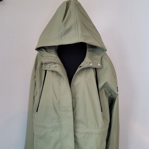 Calvin Klein Jeans Solid Monogram Logo Patch Hooded Rain Jacket - Picture 5 of 10